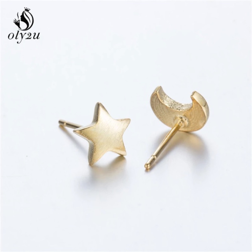 NEW!๐๐๐GOLDENโญ๏ธSTAR๐MOON STUDS!๐๐๐ADORABLE! - Picture 5 of 8